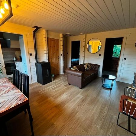 Gites Douillets : Chalet Sur Pilotis Houyet Exteriör bild