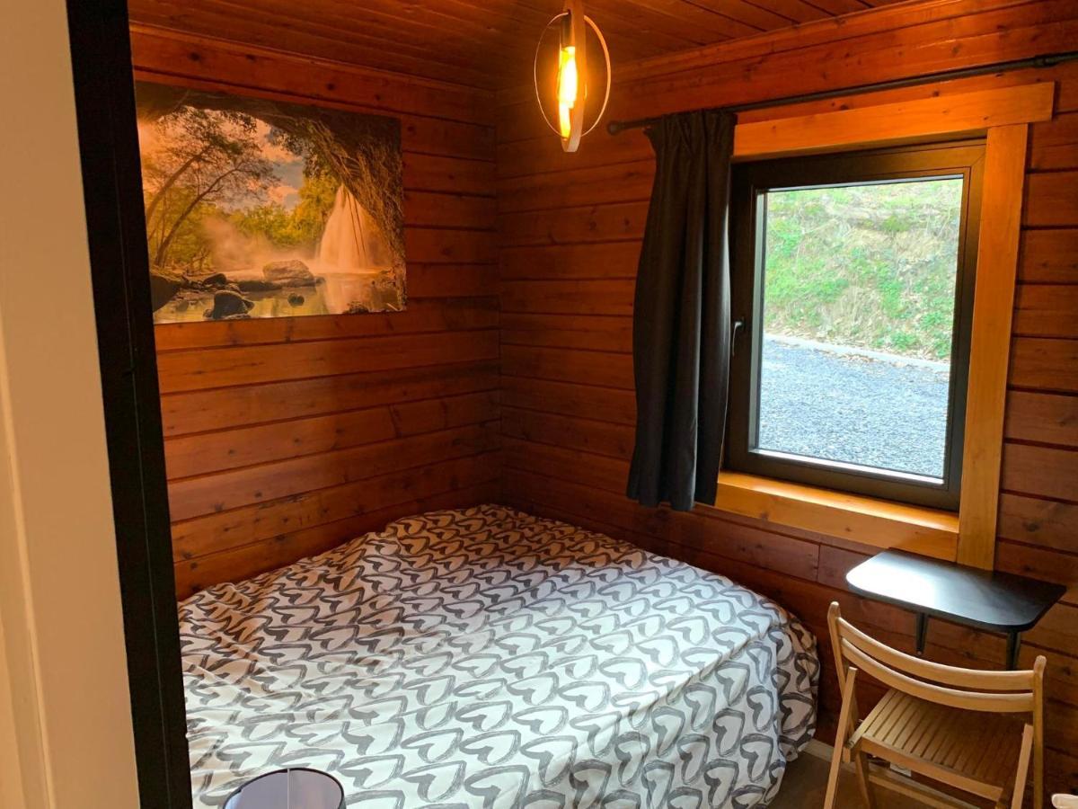 Gites Douillets : Chalet Sur Pilotis Houyet Exteriör bild
