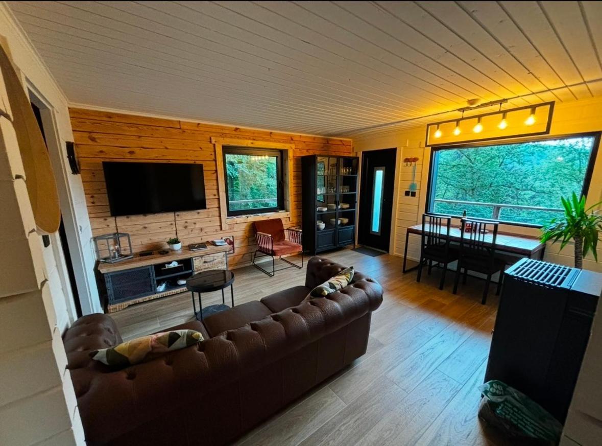 Gites Douillets : Chalet Sur Pilotis Houyet Exteriör bild